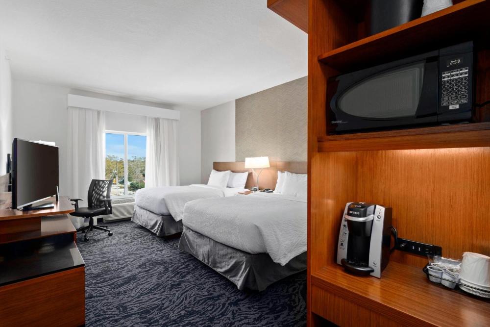 Double Queen Room interior
